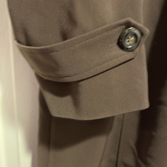 GALLERY.  Rain coat with hood lined. when appearance matters!(Make Me An Offer) - Picture 10 of 12